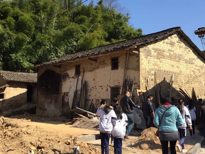 273533788861867857 700.jpg